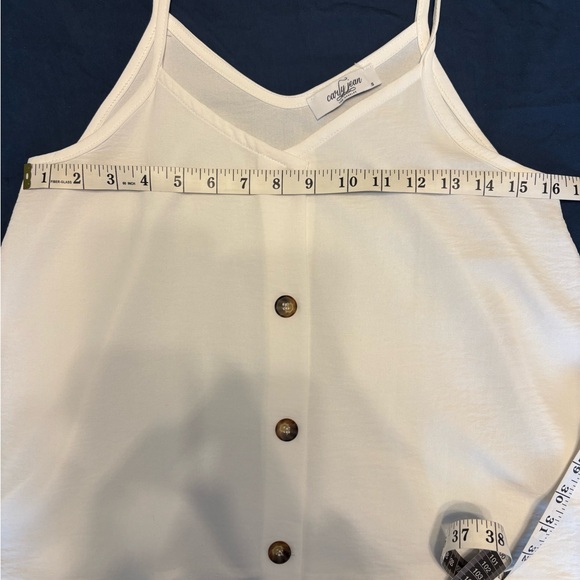 Carly Jean LA White Button-Down Sleeveless Top - Picture 4 of 8